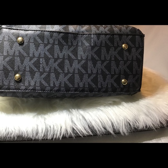 Michael Kors Tote NWOT - Picture 4 of 11